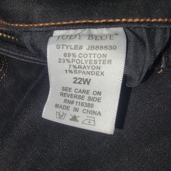 Judy Blue Black Ankle Cropped Jeans - Picture 3 of 11